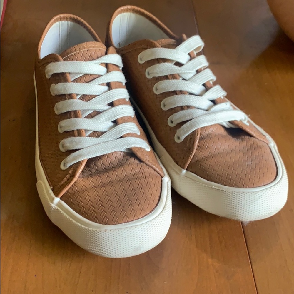 Faux Wicker converse style shoe